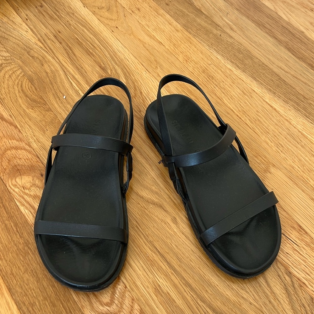 St. Agni black leather sandal